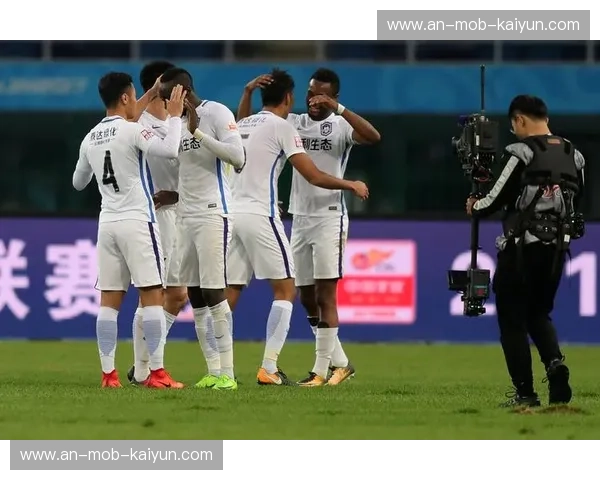 海风与哨音的交响：大连人与天津泰达，那场永不落幕的“北方德比”